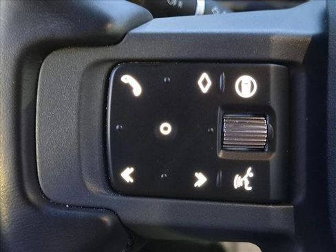 Used 2025 Land Rover Defender 110 S AWD/4WD image 9
