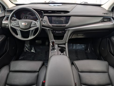 Used 2017 Cadillac XT5 Luxury w/ Driver Awareness Package FWD image 16