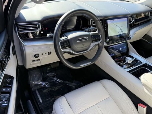 Used 2023 Jeep Grand Wagoneer Series I image 16