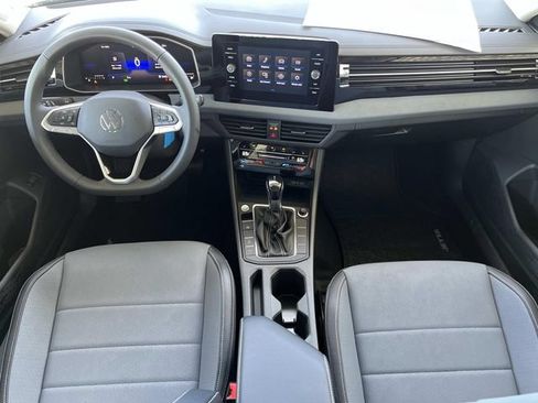 New 2026 Volkswagen Jetta SE FWD image 22