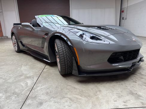 Used 2015 Chevrolet Corvette Z06 w/ 3LZ Preferred Equipment Group RWD image 27
