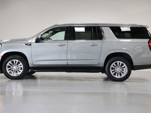 Used 2024 GMC Yukon XL Denali AWD/4WD image 11