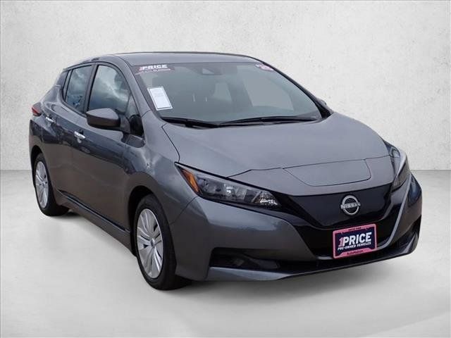 Used 2025 Nissan Leaf S FWD image 6