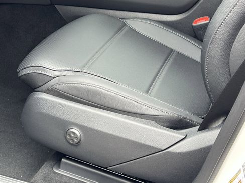 New 2026 Mercedes-Benz GLC 300 4MATIC image 12