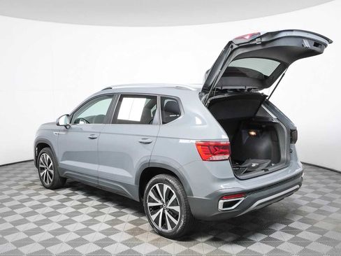 Used 2023 Volkswagen Taos SE FWD image 30