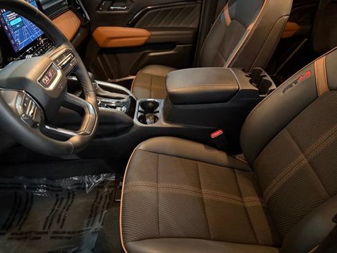 Used 2023 GMC Canyon AT4 w/ Technology Package AWD/4WD image 24
