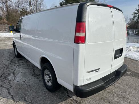 Used 2015 Chevrolet Express 2500 image 5