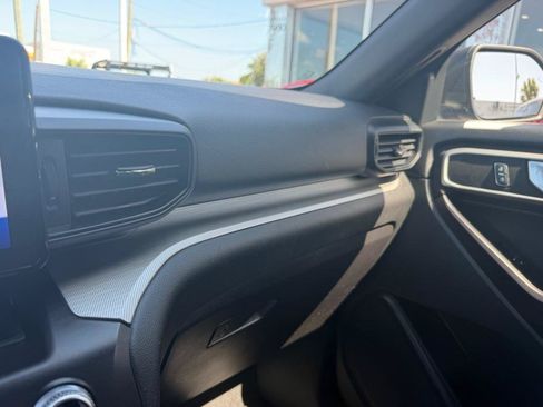 Used 2020 Ford Explorer XLT RWD image 31