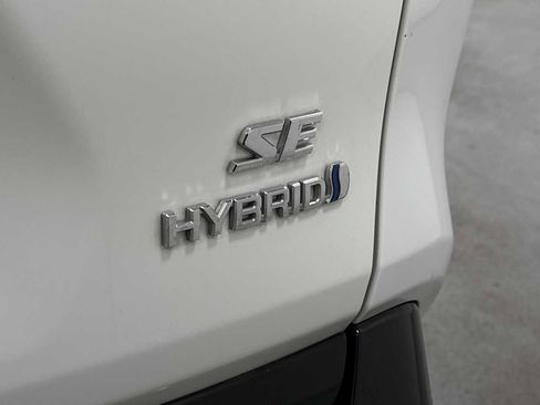 Certified 2022 Toyota RAV4 SE image 27