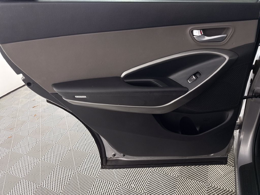 Used 2018 Hyundai Santa Fe SE FWD image 12