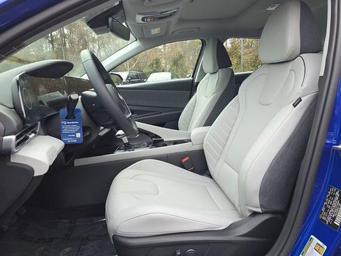 New 2026 Hyundai Elantra Limited FWD image 23