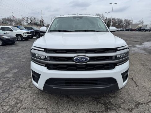Used 2024 Ford Expedition Max XLT image 2