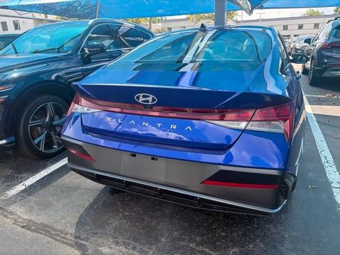 Used 2024 Hyundai Elantra SEL w/ Convenience Package FWD image 7