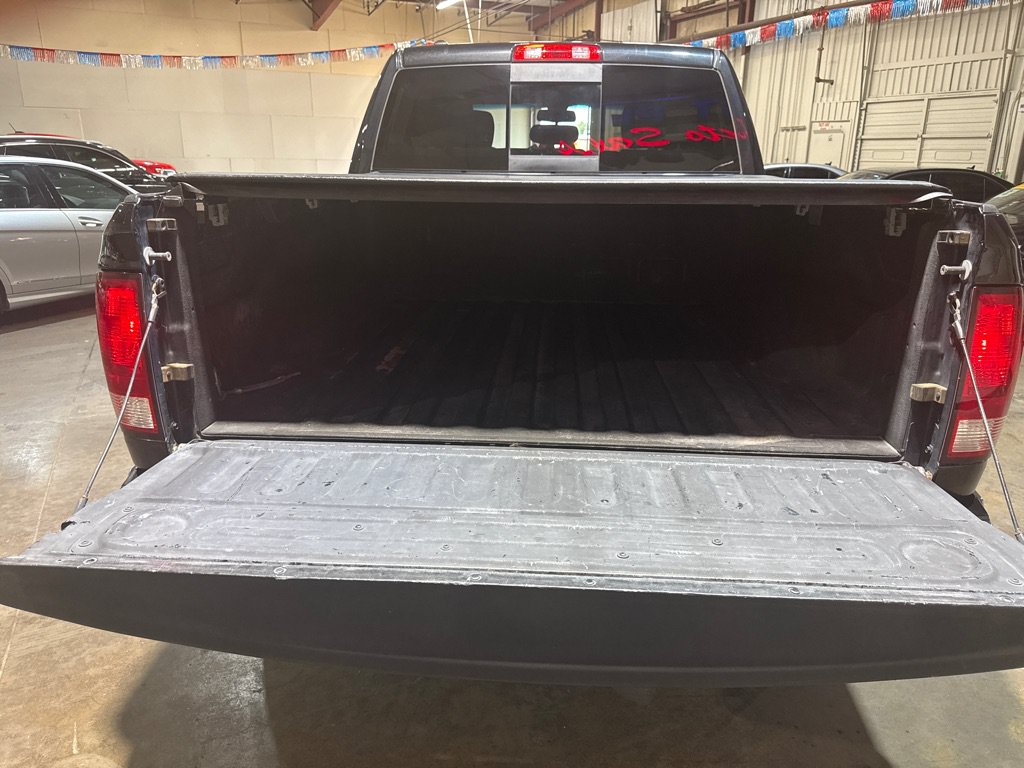 Used 2016 RAM 1500 Classic SLT AWD/4WD image 9