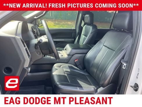 Used 2018 Ford Expedition Max XLT w/ Equipment Group 202A AWD/4WD image 5