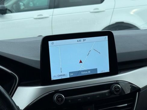 Used 2020 Ford Escape SEL image 3