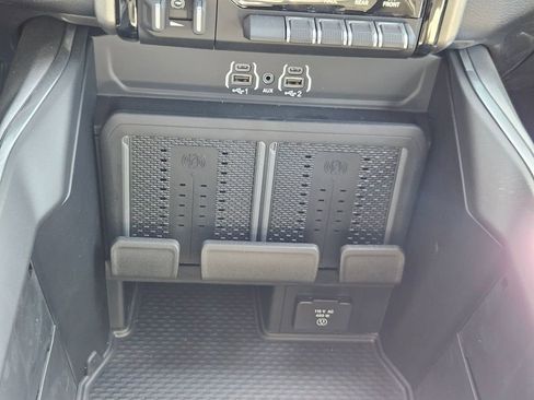 New 2026 RAM 2500 Laramie AWD/4WD image 27