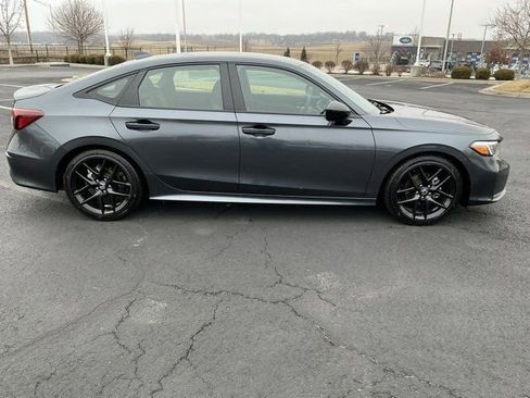 Used 2025 Honda Civic Sport image 2