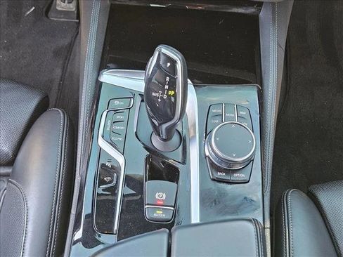 Used 2018 BMW M550i xDrive image 12