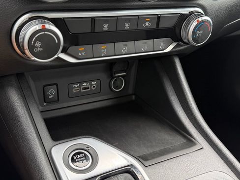 Certified 2025 Nissan Sentra SV FWD image 23