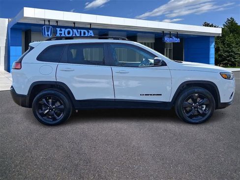 Used 2023 Jeep Cherokee Altitude Lux w/ Lux Elite Package image 25