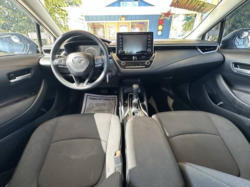 Used 2020 Toyota Corolla LE FWD image 16