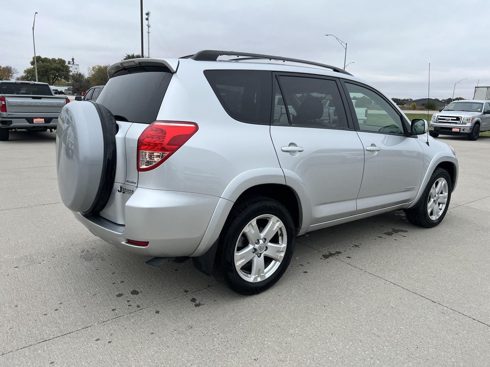 Used 2007 Toyota RAV4 Sport AWD/4WD image 4