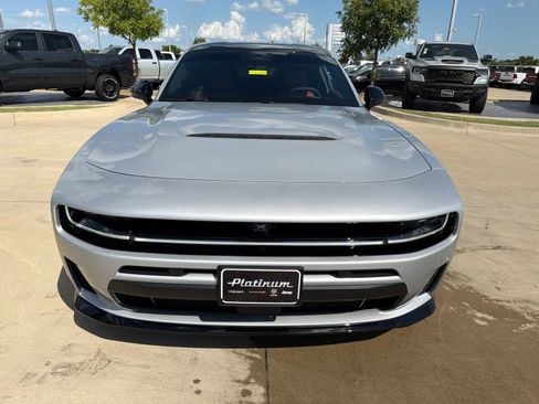 Used 2026 Dodge Charger Scat Pack AWD/4WD image 8