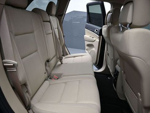 Used 2022 Jeep Grand Cherokee Laredo E AWD/4WD image 21