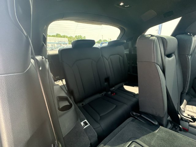 Used 2025 Audi Q7 3.0T Premium Plus AWD/4WD image 37