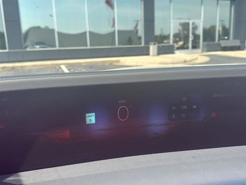 Used 2024 Lincoln Nautilus Reserve w/ Equipment Group 202A image 16