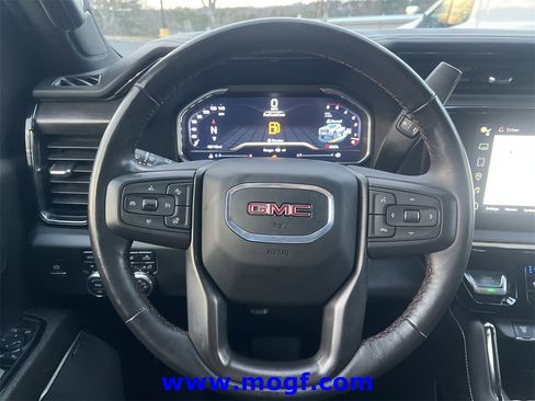 Used 2024 GMC Sierra 2500 AT4X image 10
