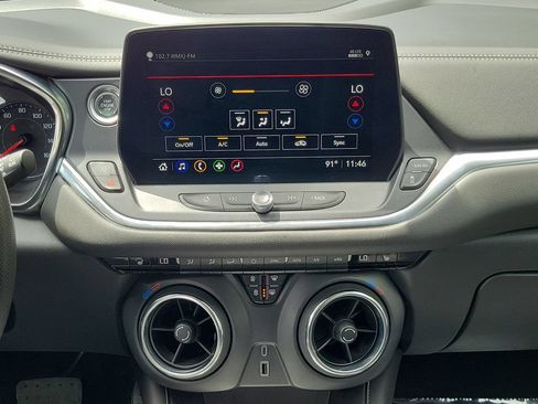 Used 2025 Chevrolet Blazer LT FWD image 20