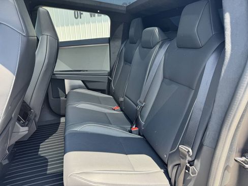 Used 2024 Tesla Cybertruck AWD Crew Cab image 15