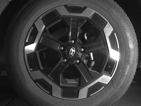 Used 2025 Hyundai Santa Fe SEL image 14