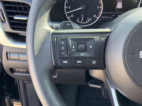 Used 2024 Nissan Rogue SV AWD/4WD image 14