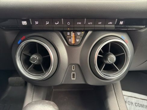 Used 2020 Chevrolet Blazer LT image 29