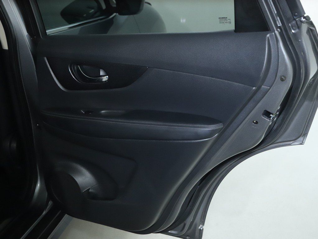 Used 2020 Nissan Rogue SV AWD/4WD image 32