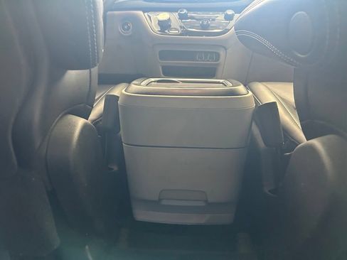 Used 2024 Chrysler Pacifica Touring-L FWD image 26