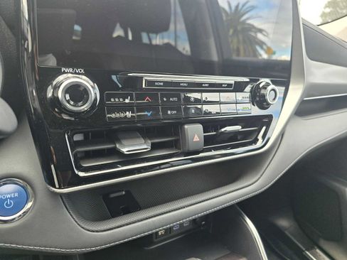 Used 2022 Toyota Highlander Platinum image 32