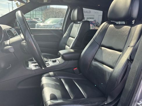 Used 2021 Jeep Grand Cherokee Limited image 17