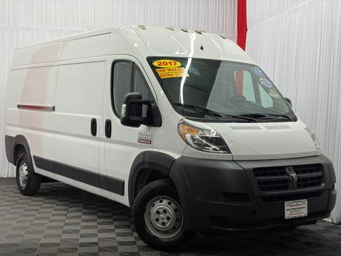 Used 2017 RAM ProMaster 2500 FWD image 1