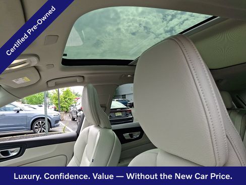 Certified 2023 Volvo XC60 B5 Plus w/ Protection Package Premier AWD/4WD image 15