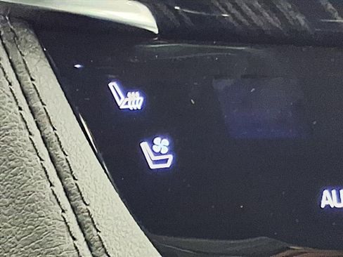 Certified 2024 Cadillac XT6 Premium Luxury w/ Technology Package image 4