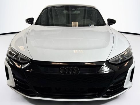 Used 2022 Audi e-tron GT Prestige w/ Prestige Package image 2