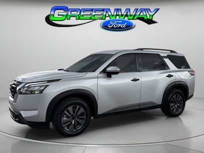 Used 2024 Nissan Pathfinder SV