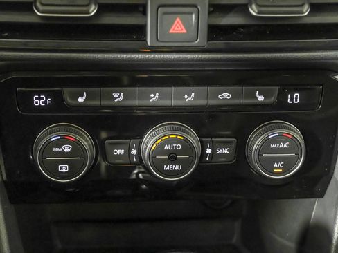 Used 2024 Volkswagen Taos SE w/ Black Wheel Plus Package AWD/4WD image 31