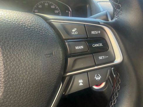 Used 2018 Honda Accord Touring image 21