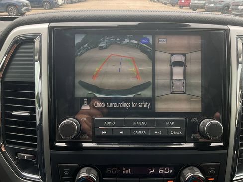 Used 2020 Nissan Titan SL w/ Moonroof Package RWD image 33