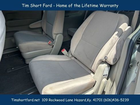 Used 2017 Kia Sedona LX image 7